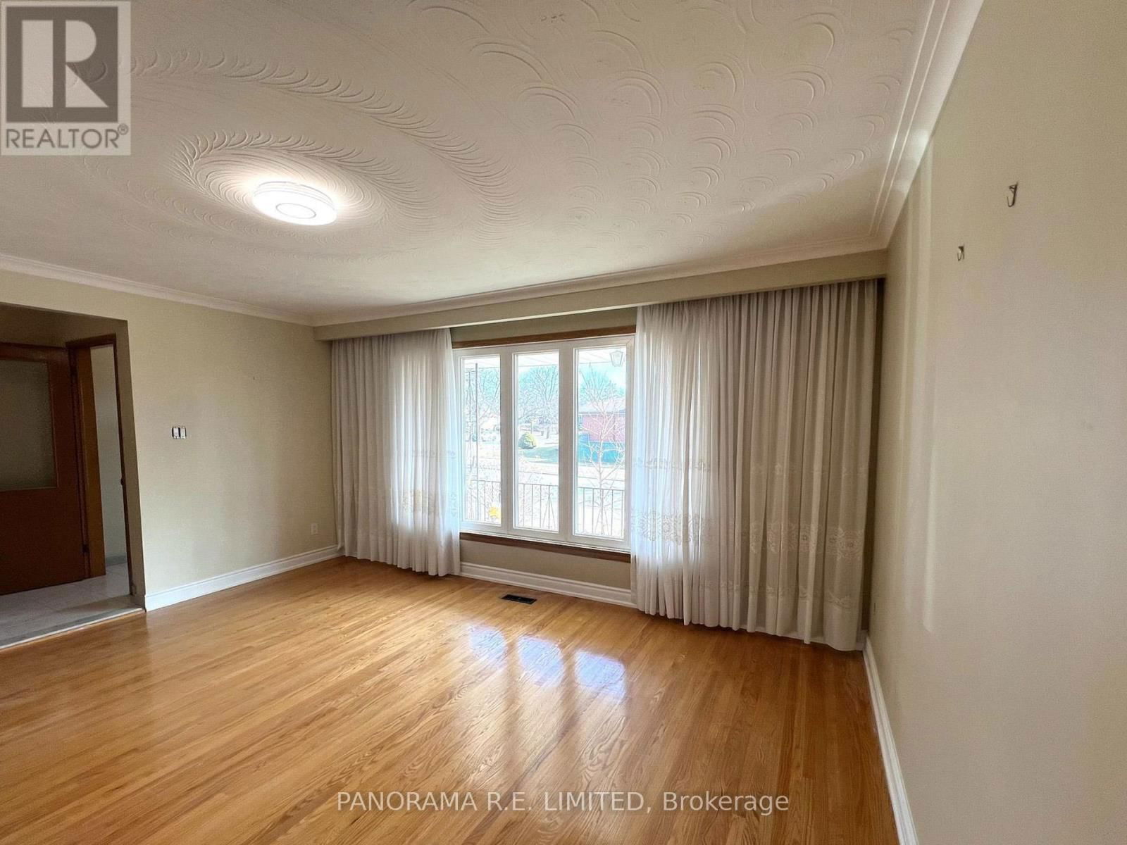 Upper - 28 LONGBOURNE DRIVE Image 3