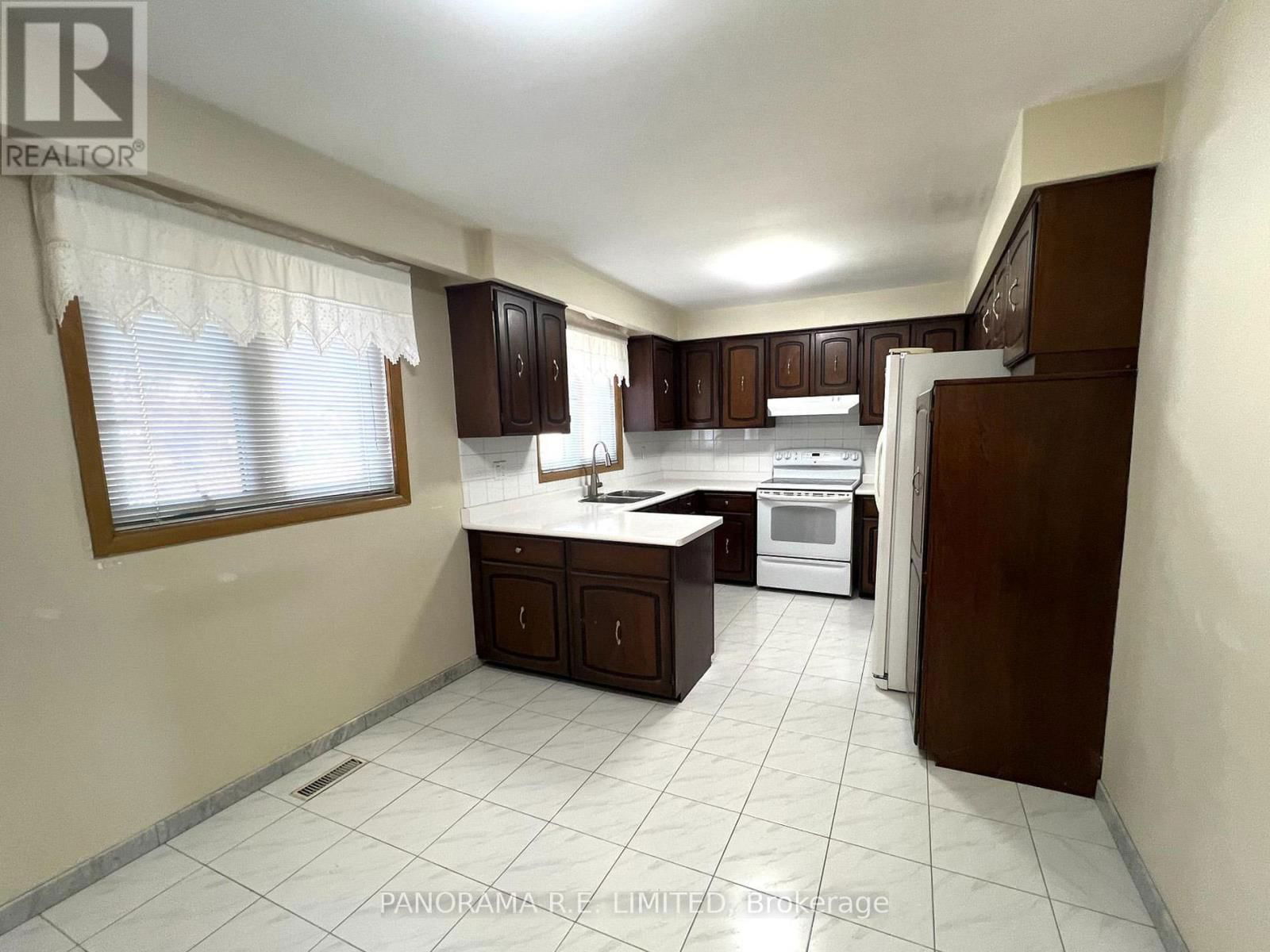 Upper - 28 LONGBOURNE DRIVE Image 4