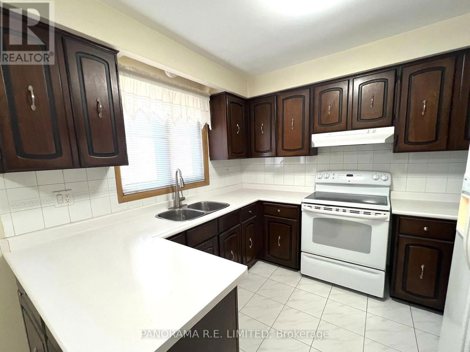 Upper - 28 LONGBOURNE DRIVE Image 6