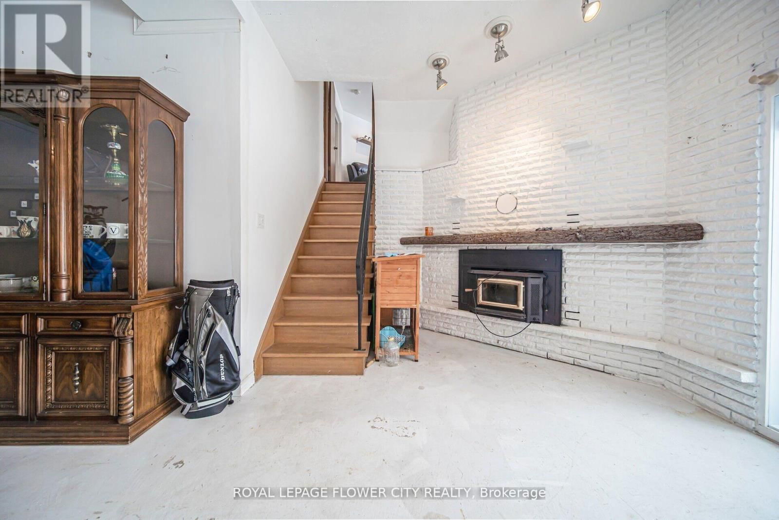 5 GLENN COURT Image 16