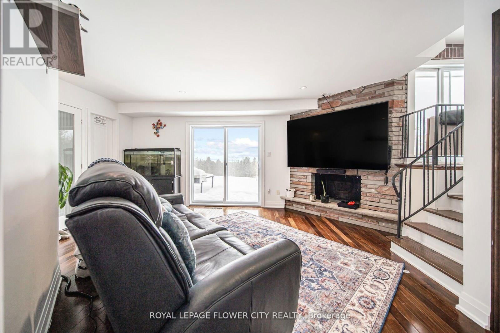 5 GLENN COURT Image 19