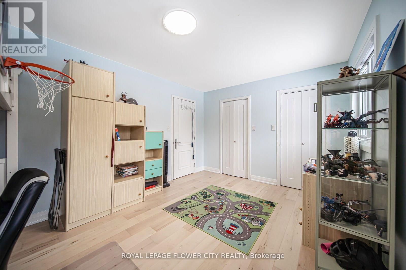 5 GLENN COURT Image 22