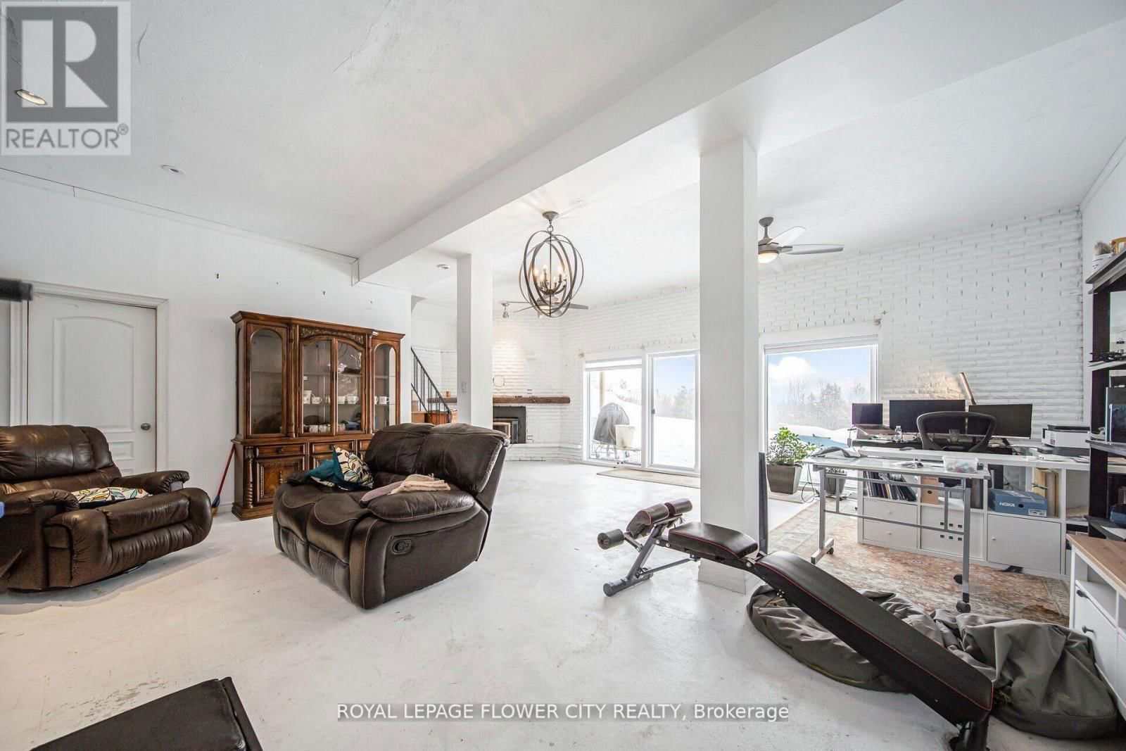 5 GLENN COURT Image 30