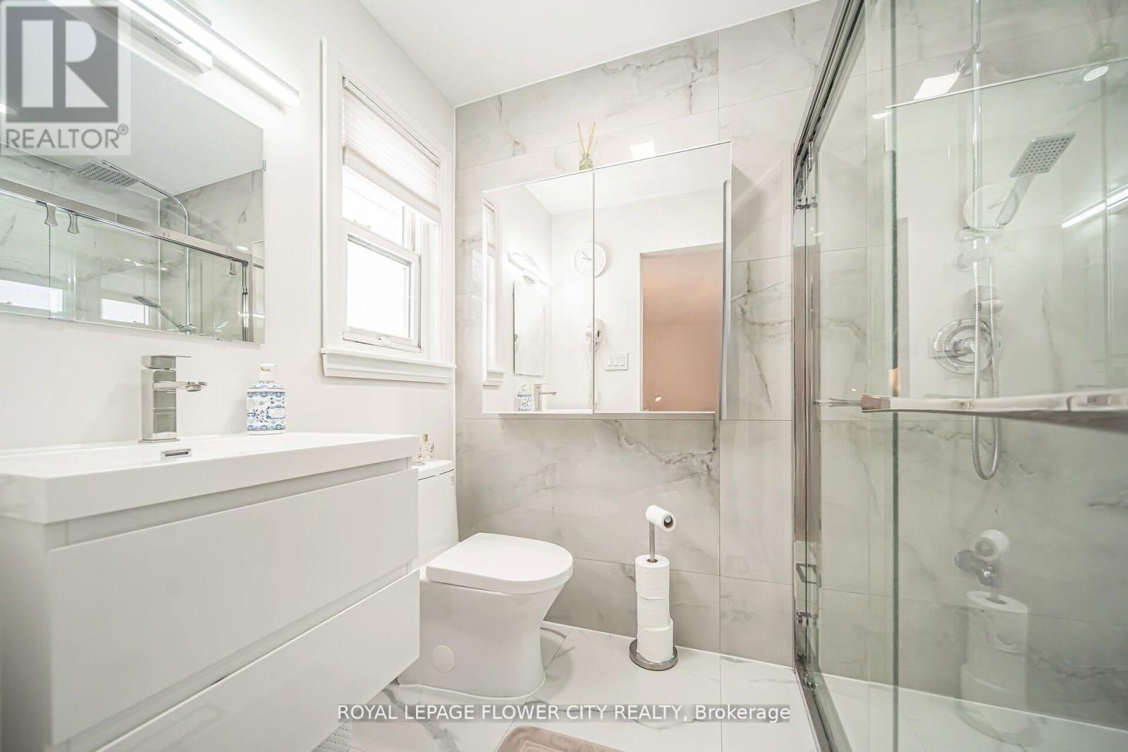 5 GLENN COURT Image 32