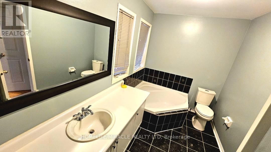 6971 LISANNE COURT Image 17