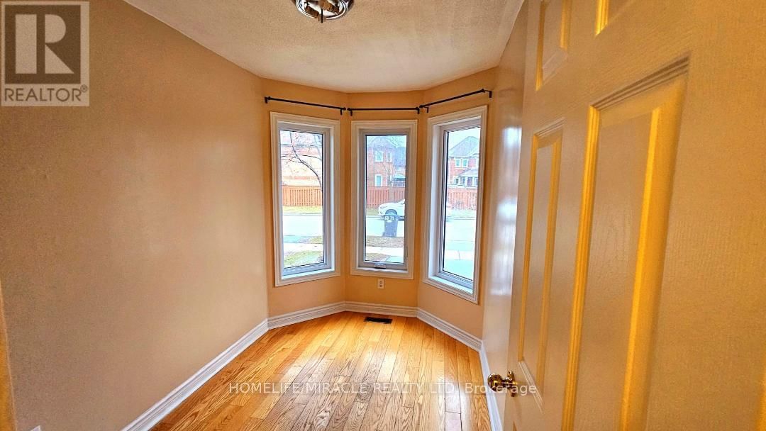 6971 LISANNE COURT Image 7
