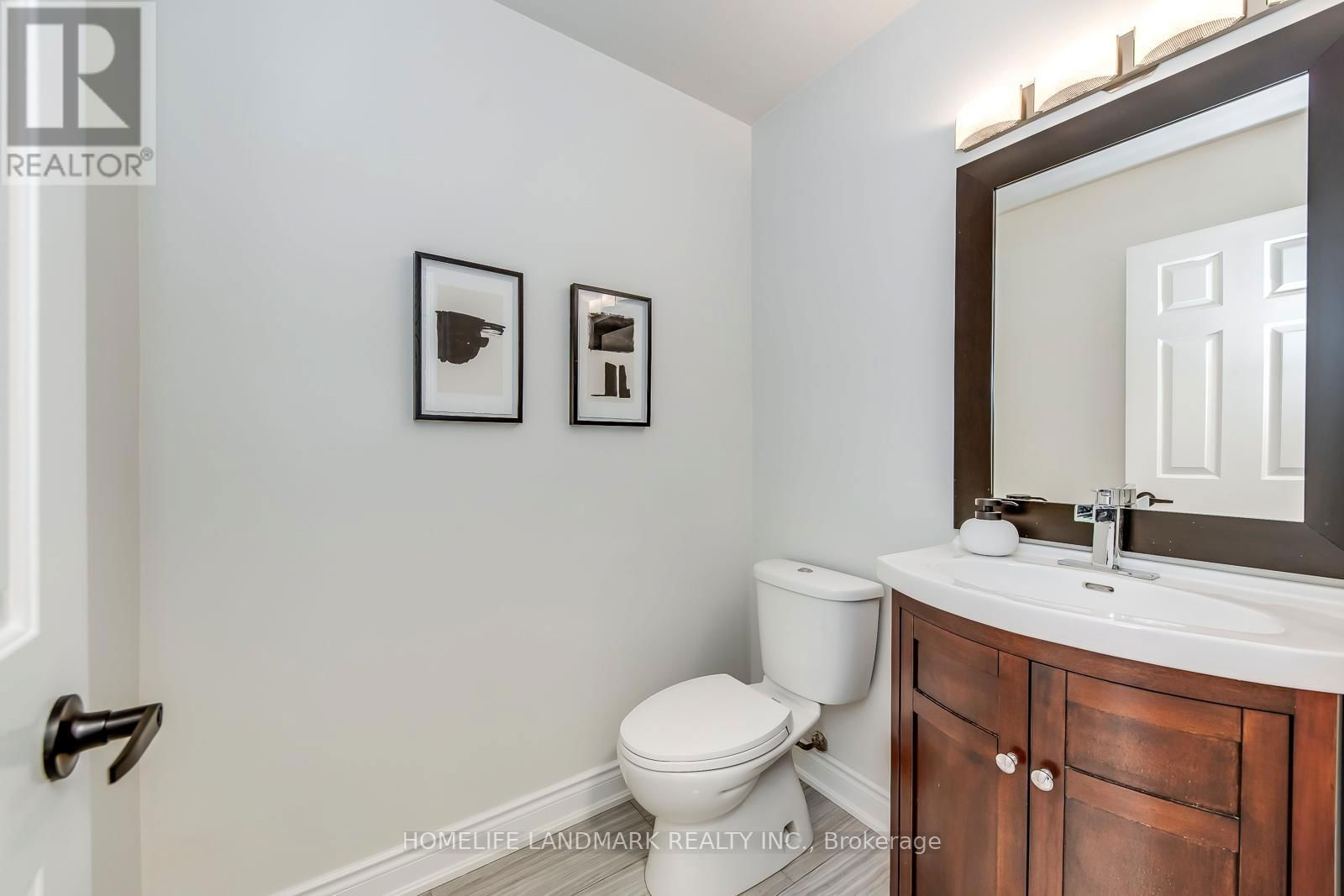 503 BLENHEIM CRESCENT Image 22