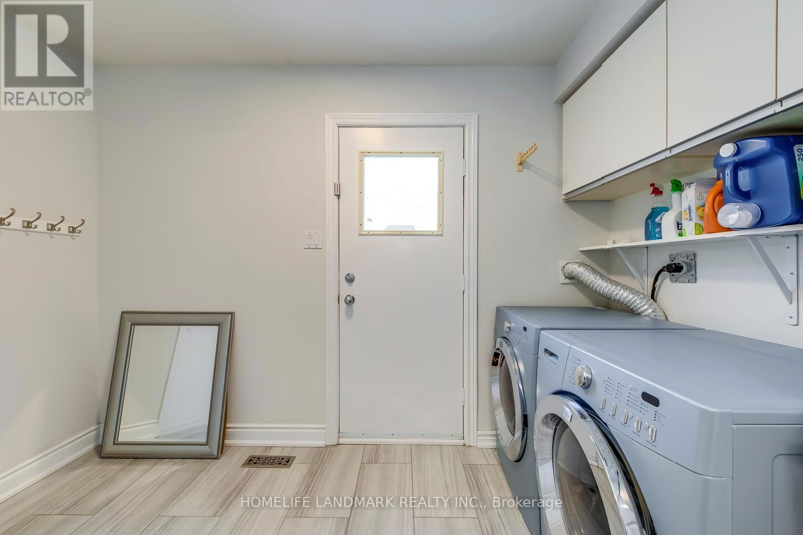 503 BLENHEIM CRESCENT Image 23