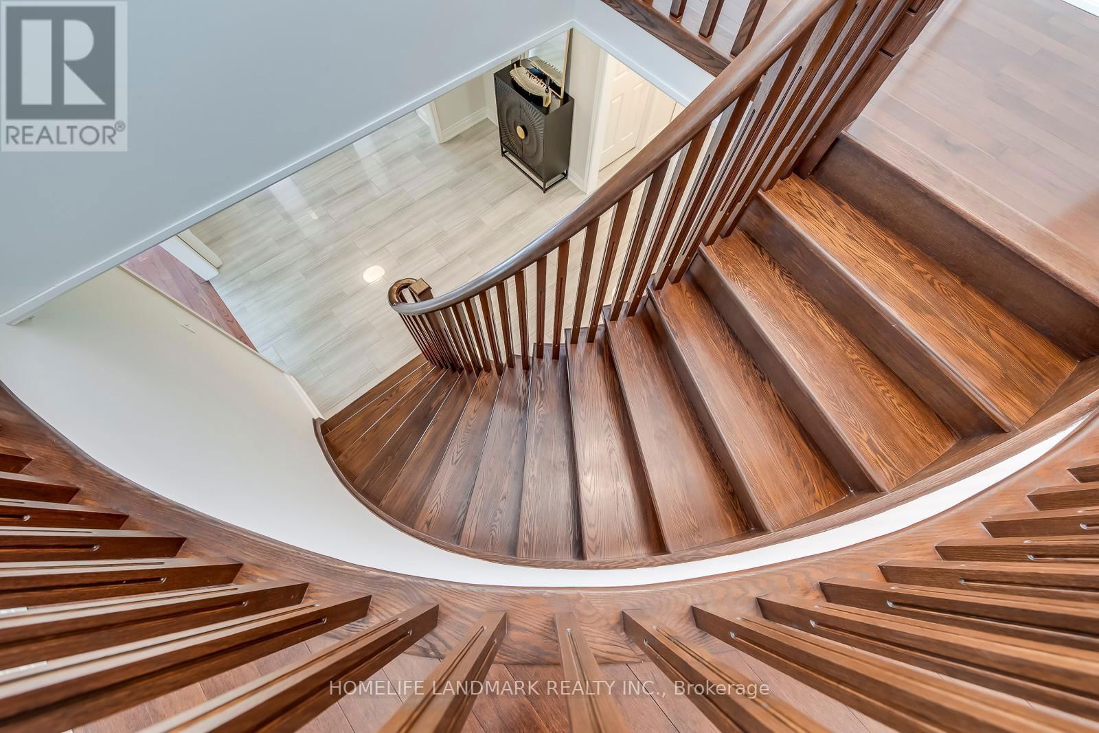 503 BLENHEIM CRESCENT Image 25