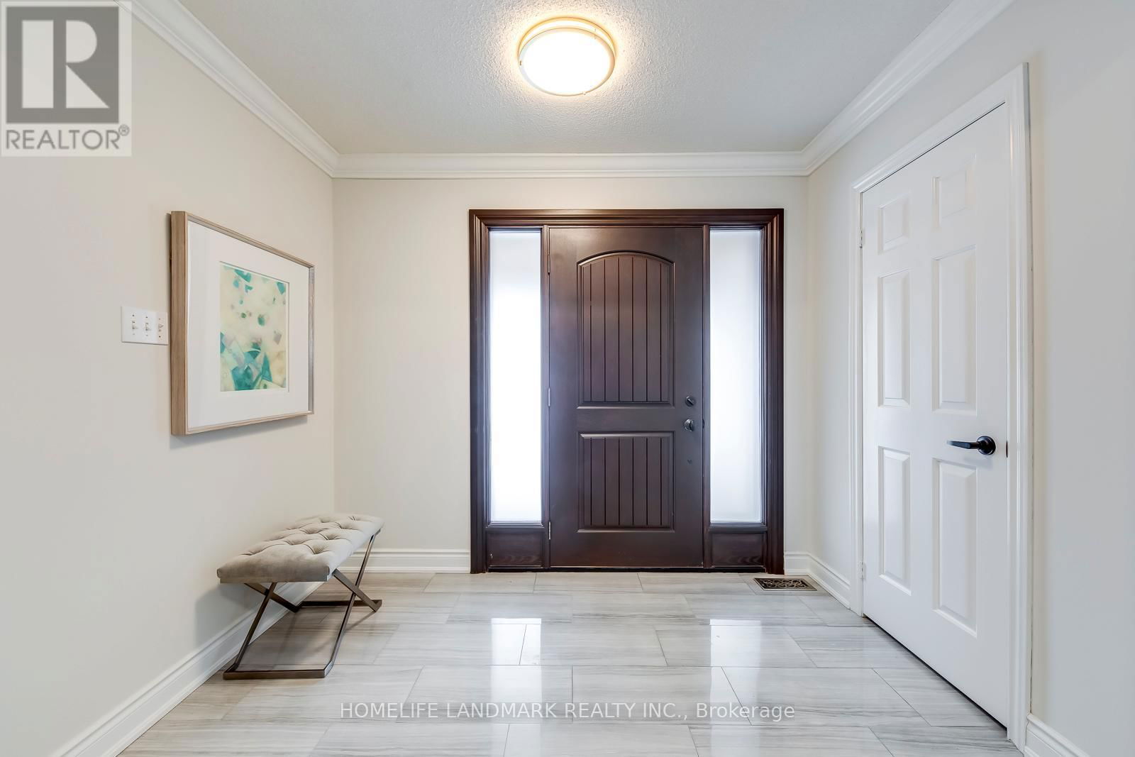 503 BLENHEIM CRESCENT Image 3
