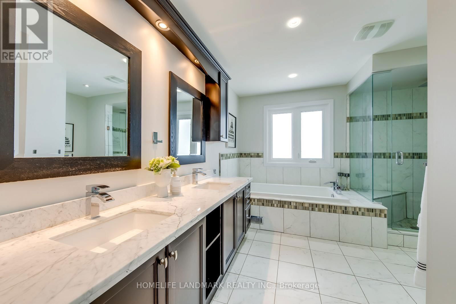 503 BLENHEIM CRESCENT Image 31