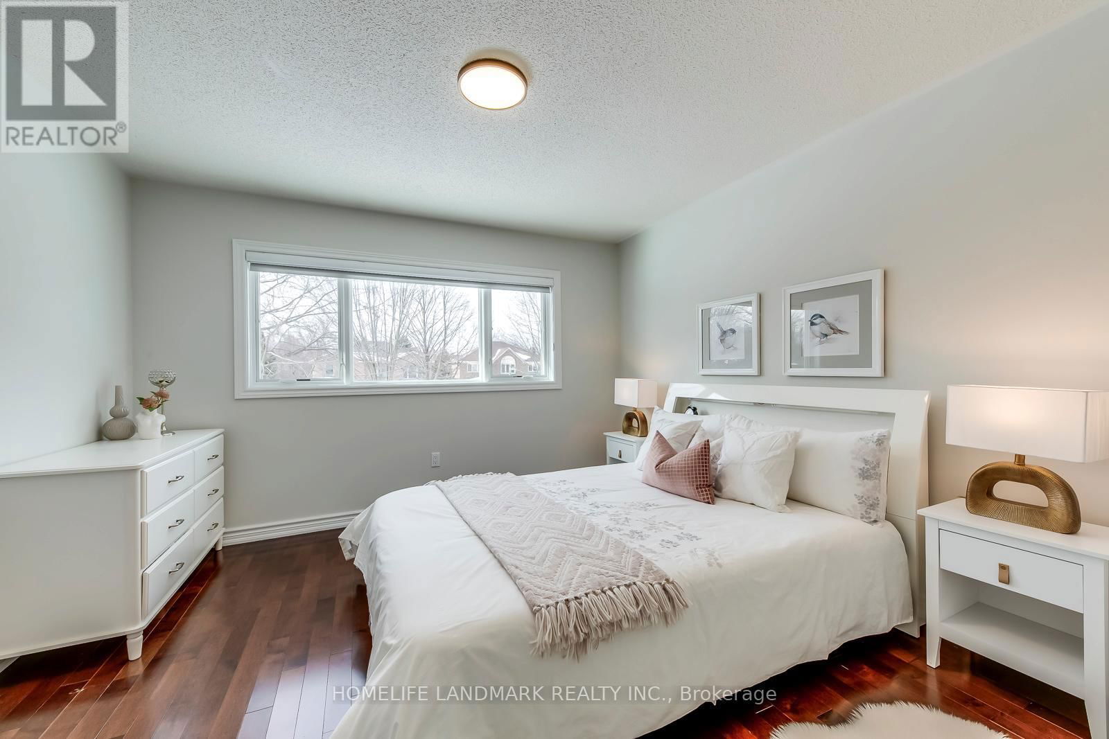 503 BLENHEIM CRESCENT Image 33