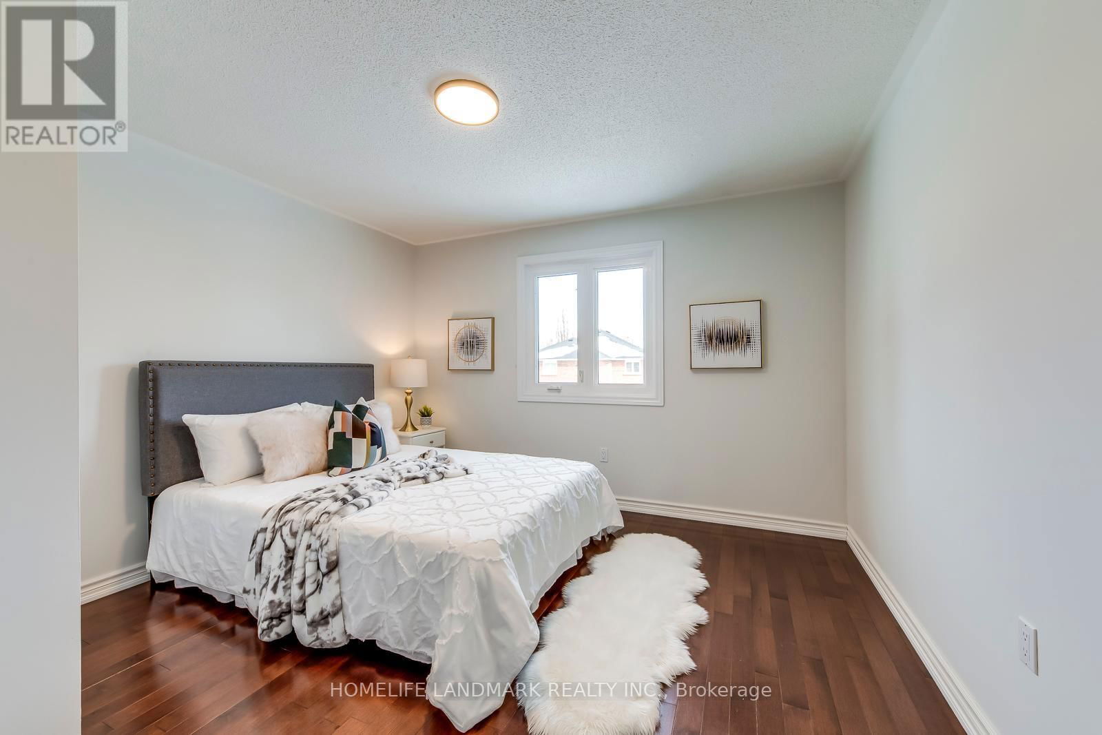503 BLENHEIM CRESCENT Image 34