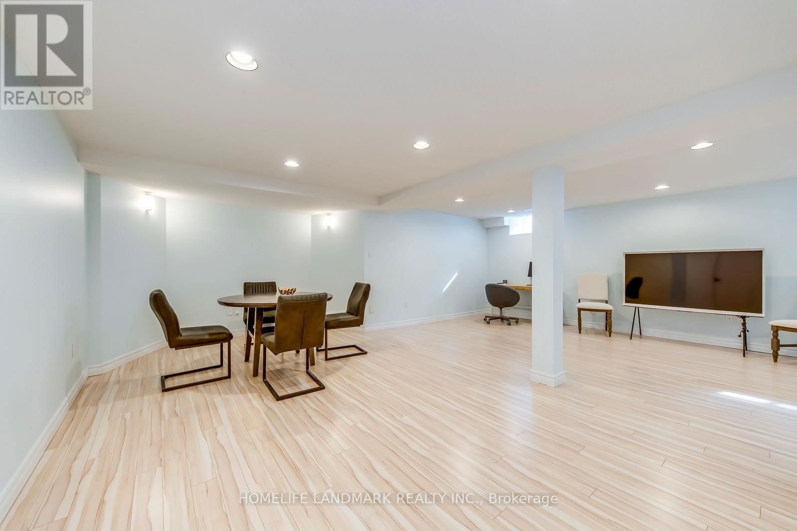 503 BLENHEIM CRESCENT Image 38