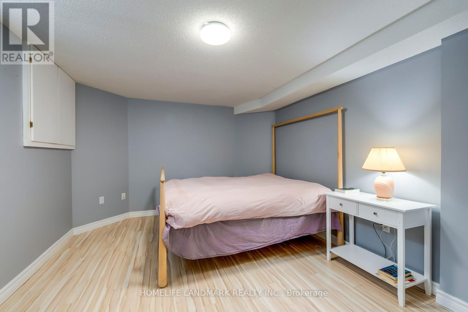 503 BLENHEIM CRESCENT Image 40