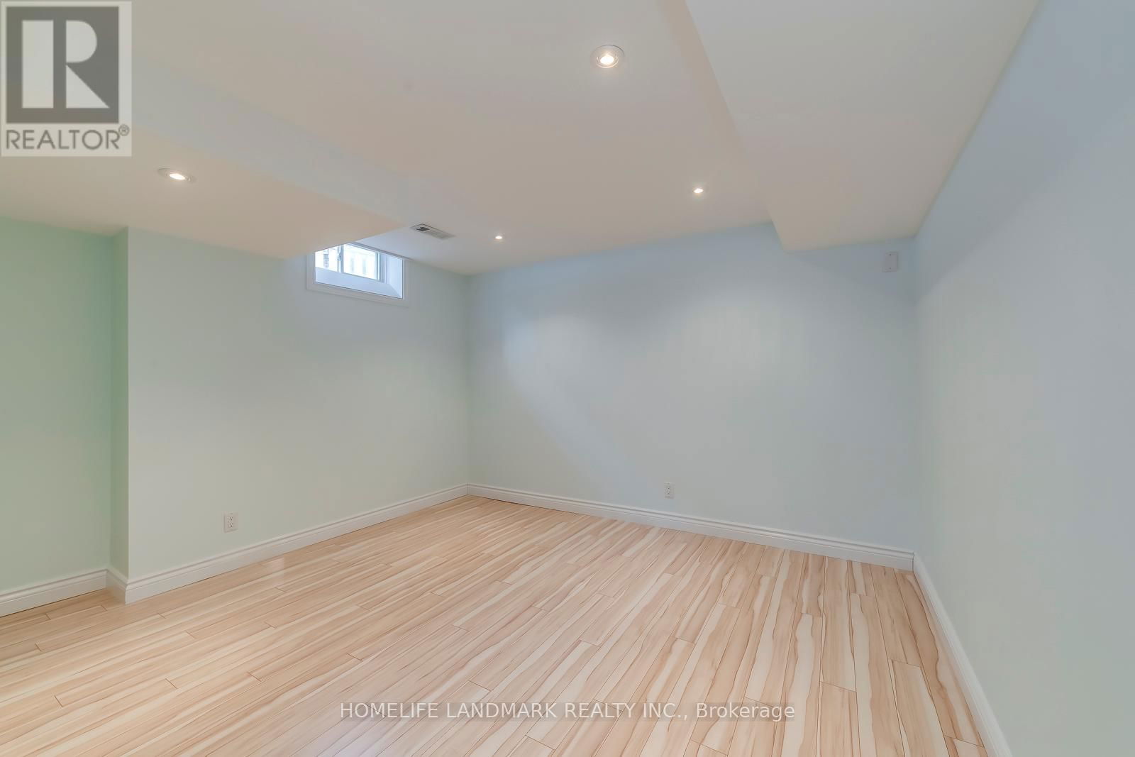 503 BLENHEIM CRESCENT Image 42