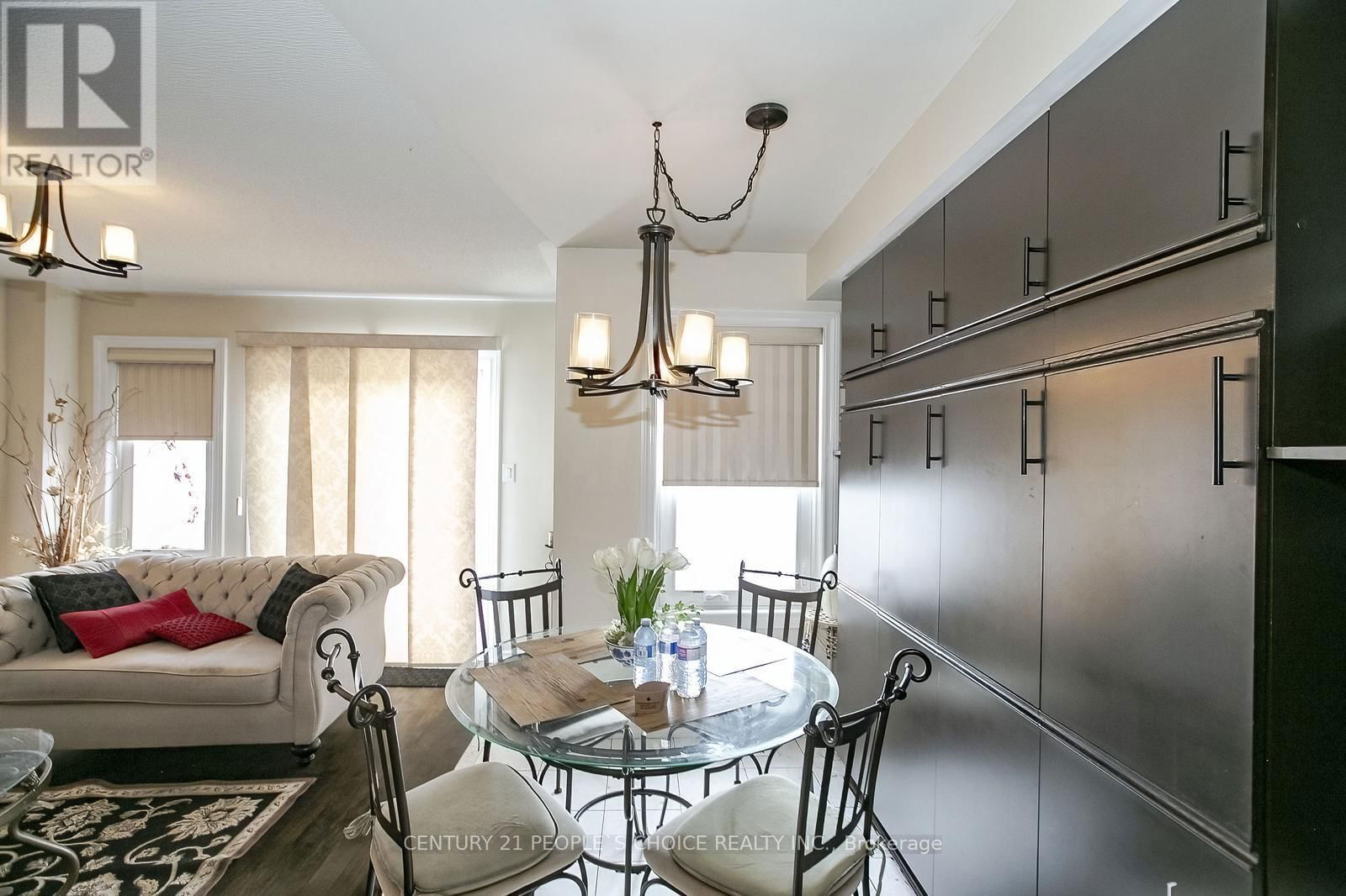 81 RAVENSCLIFFE COURT Image 19