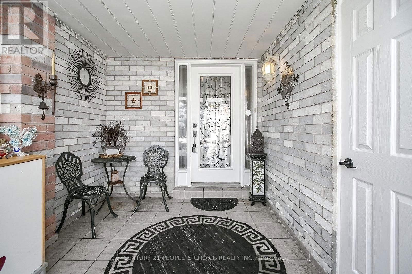 81 RAVENSCLIFFE COURT Image 3