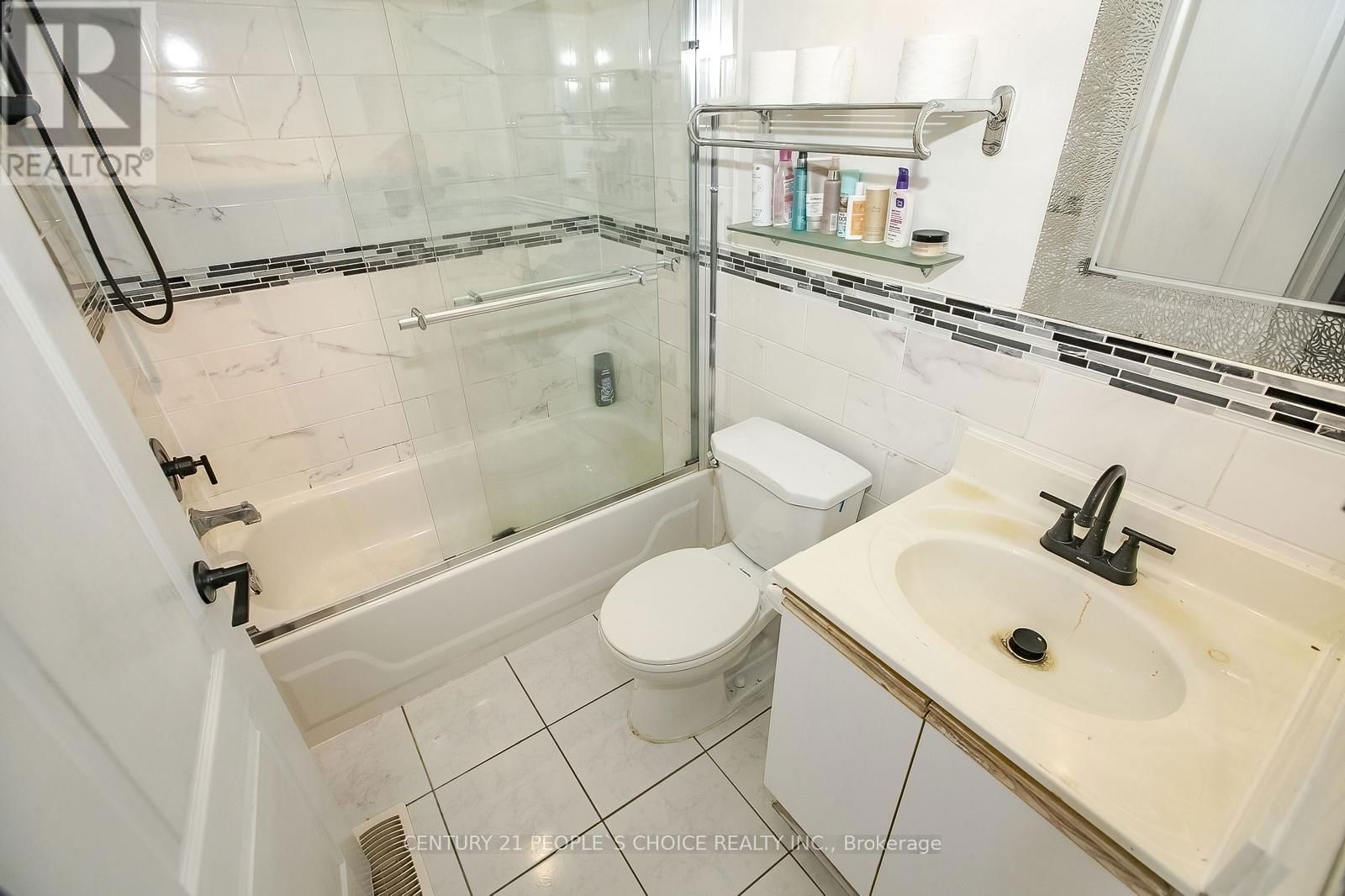 81 RAVENSCLIFFE COURT Image 32