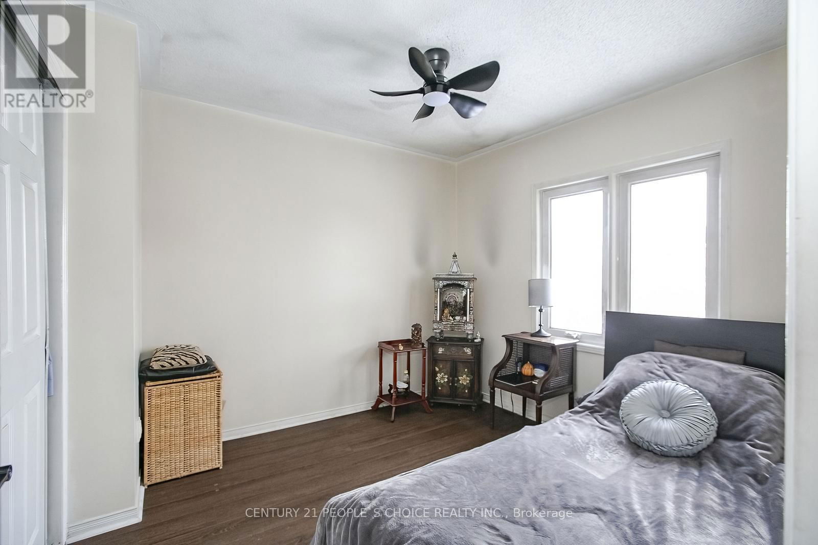 81 RAVENSCLIFFE COURT Image 33