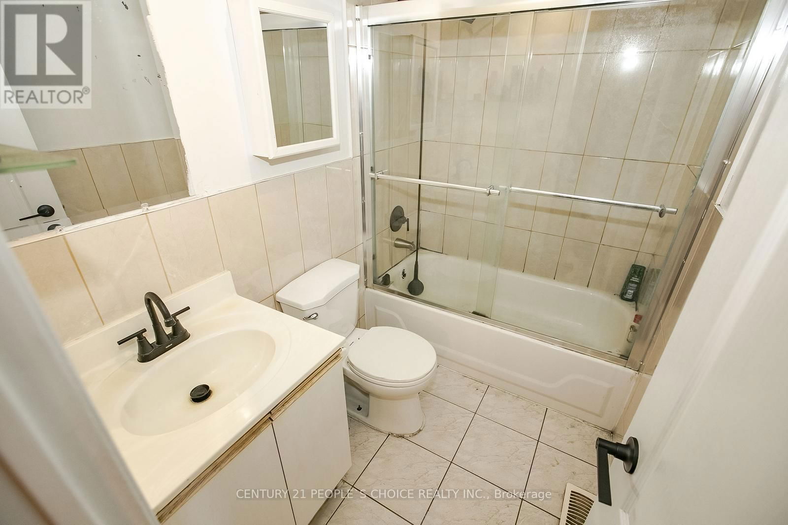 81 RAVENSCLIFFE COURT Image 36