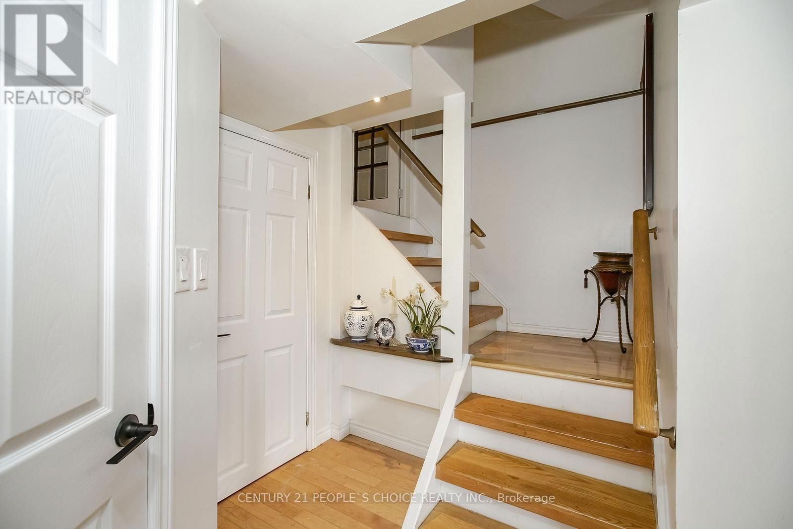 81 RAVENSCLIFFE COURT Image 38