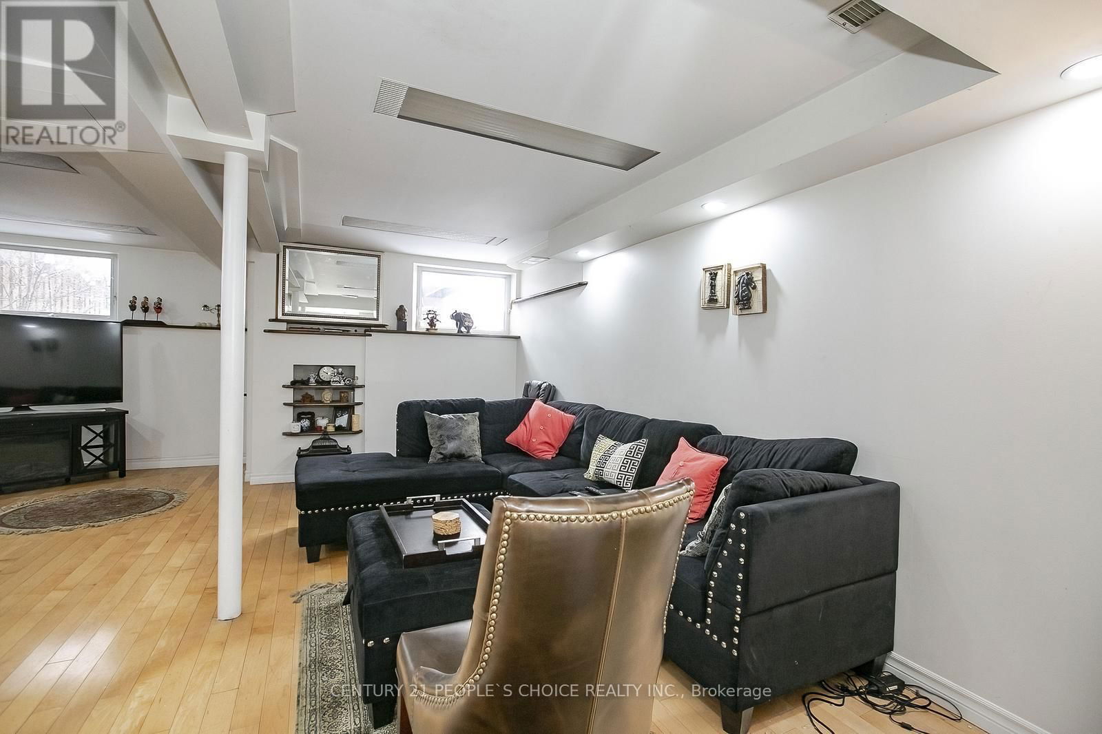 81 RAVENSCLIFFE COURT Image 39