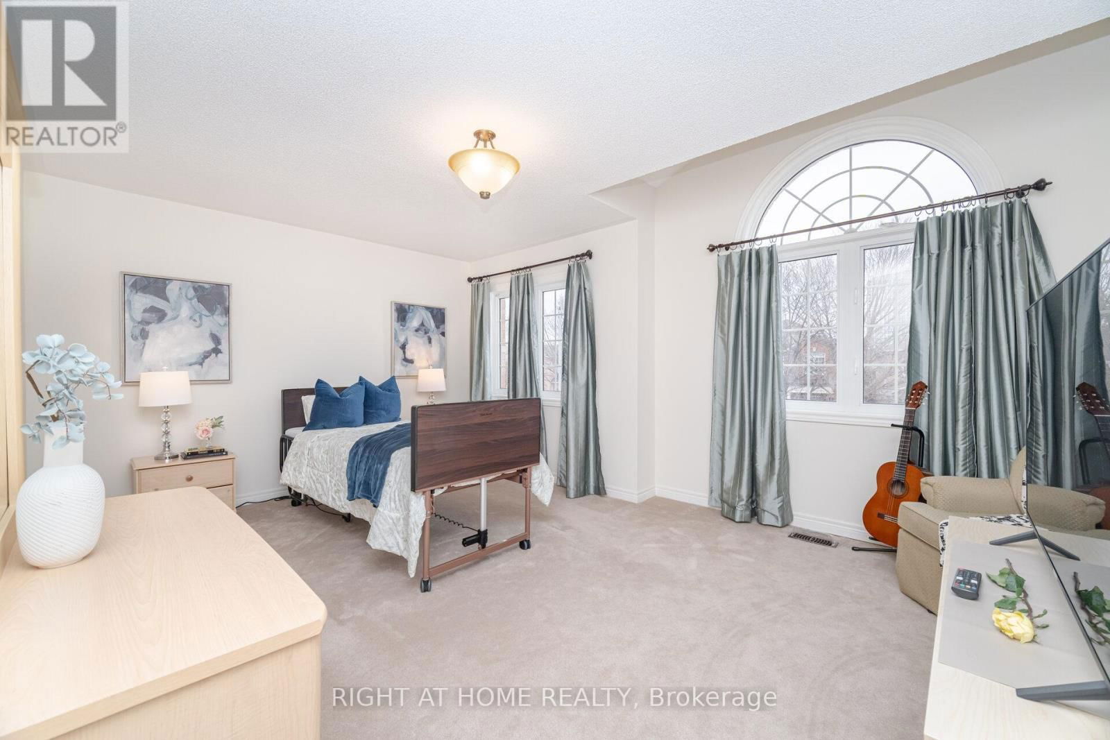 19 ALICE SPRINGS CRESCENT Image 21