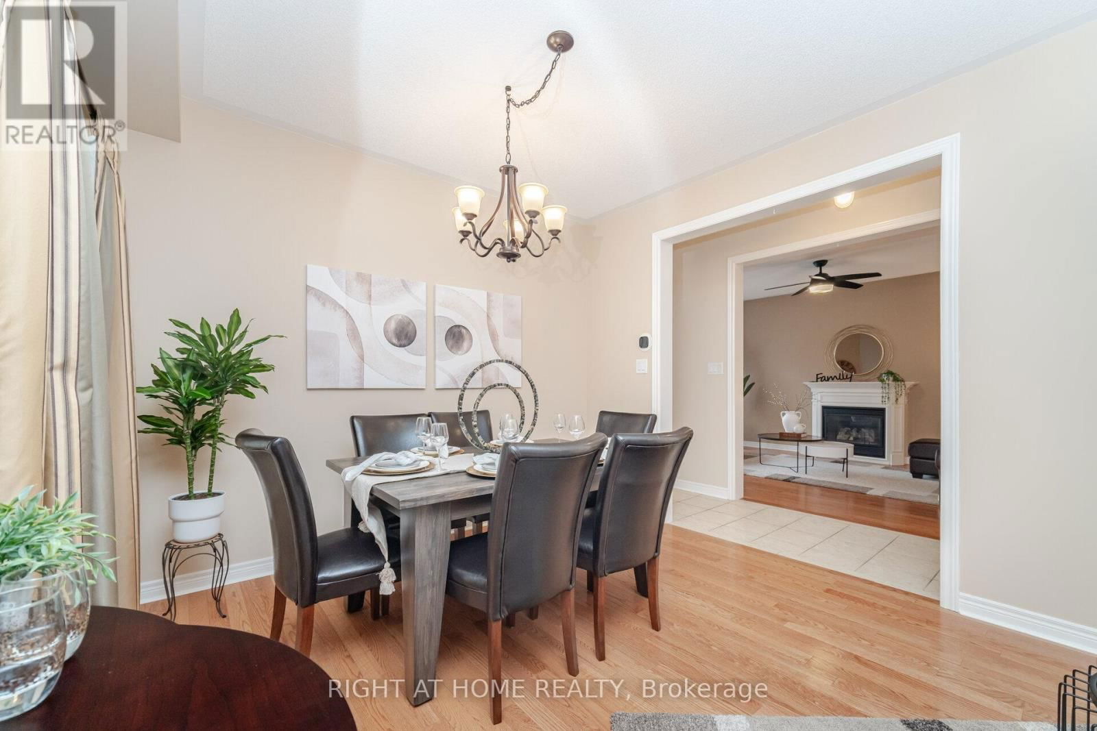 19 ALICE SPRINGS CRESCENT Image 6