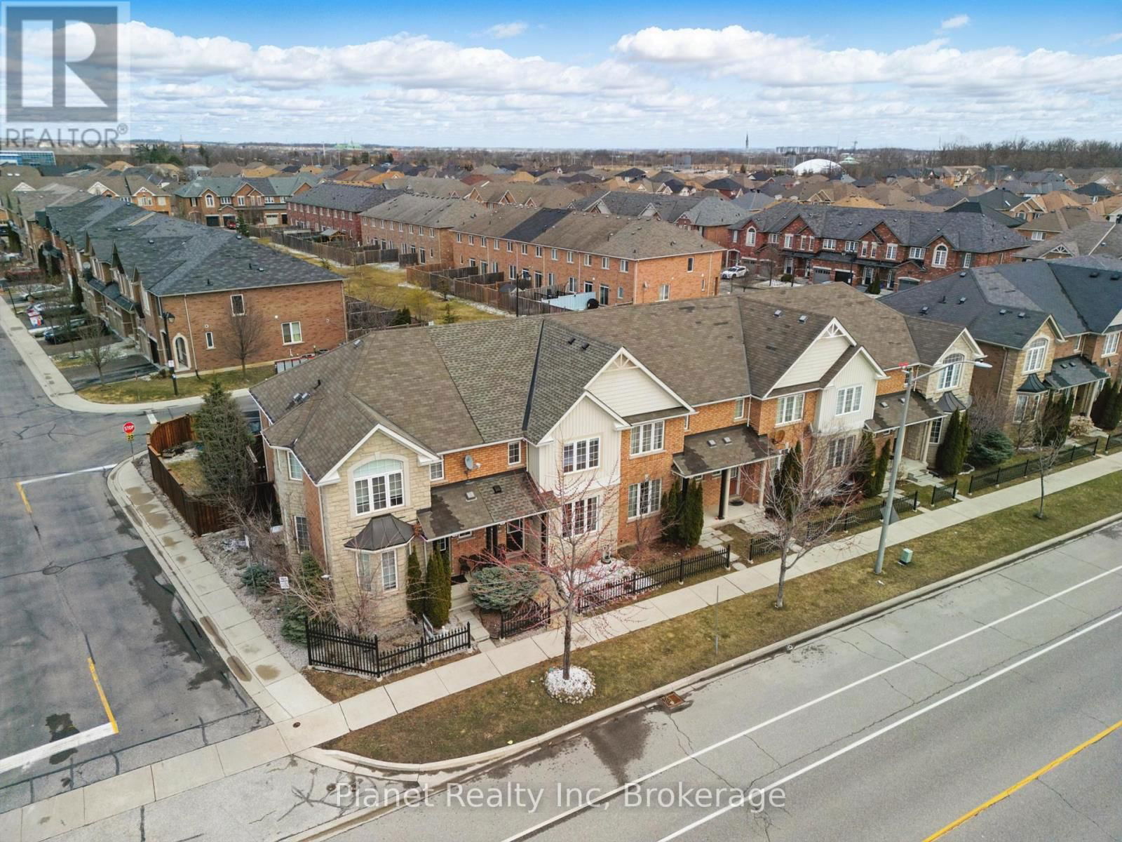 9 - 651 FARMSTEAD DRIVE Image 2