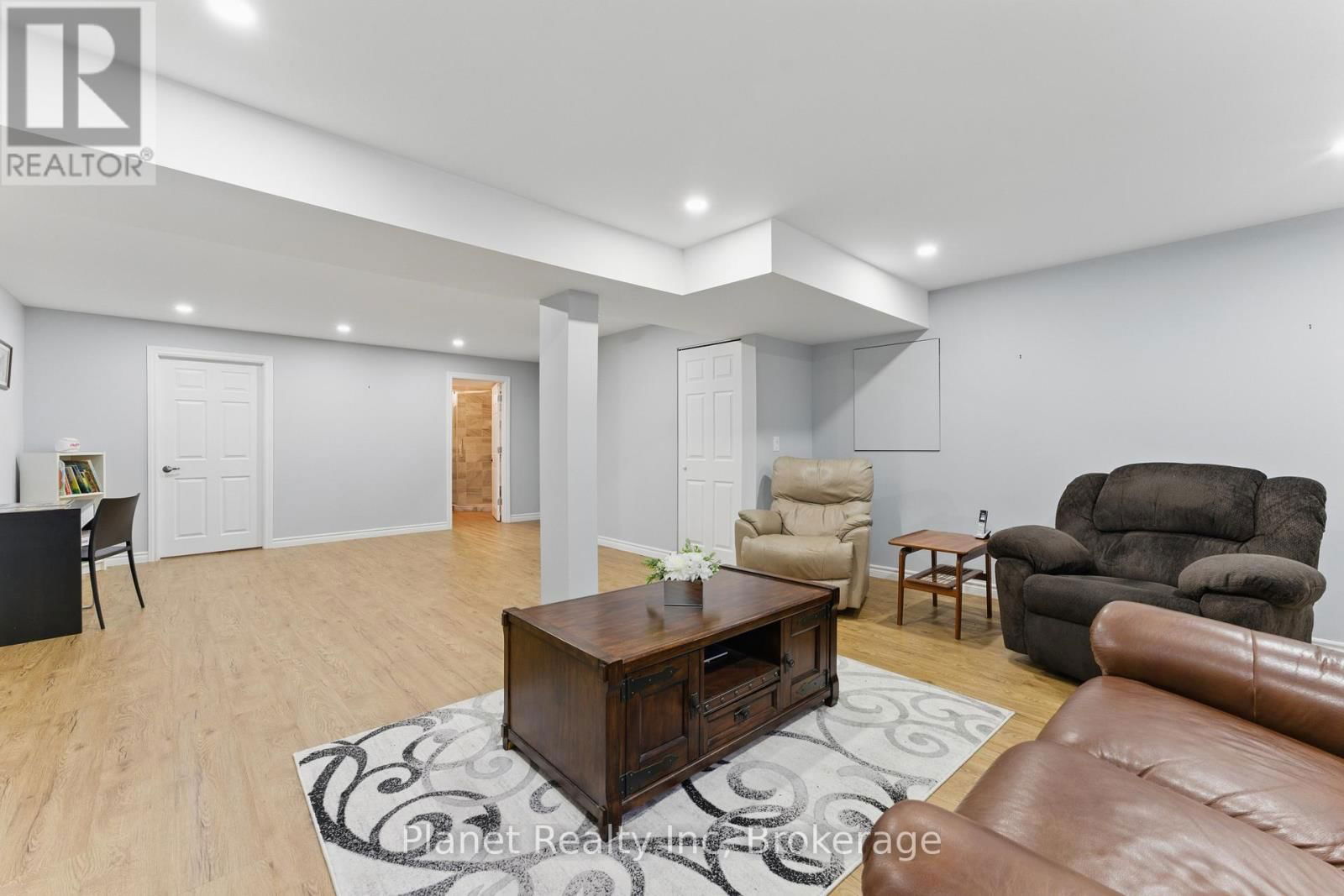 9 - 651 FARMSTEAD DRIVE Image 26