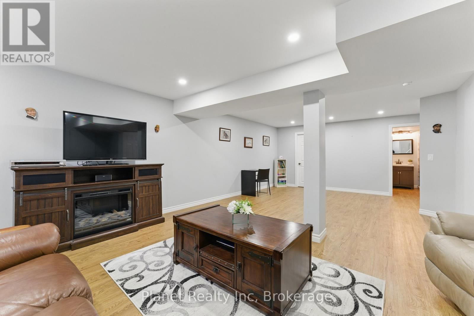 9 - 651 FARMSTEAD DRIVE Image 27