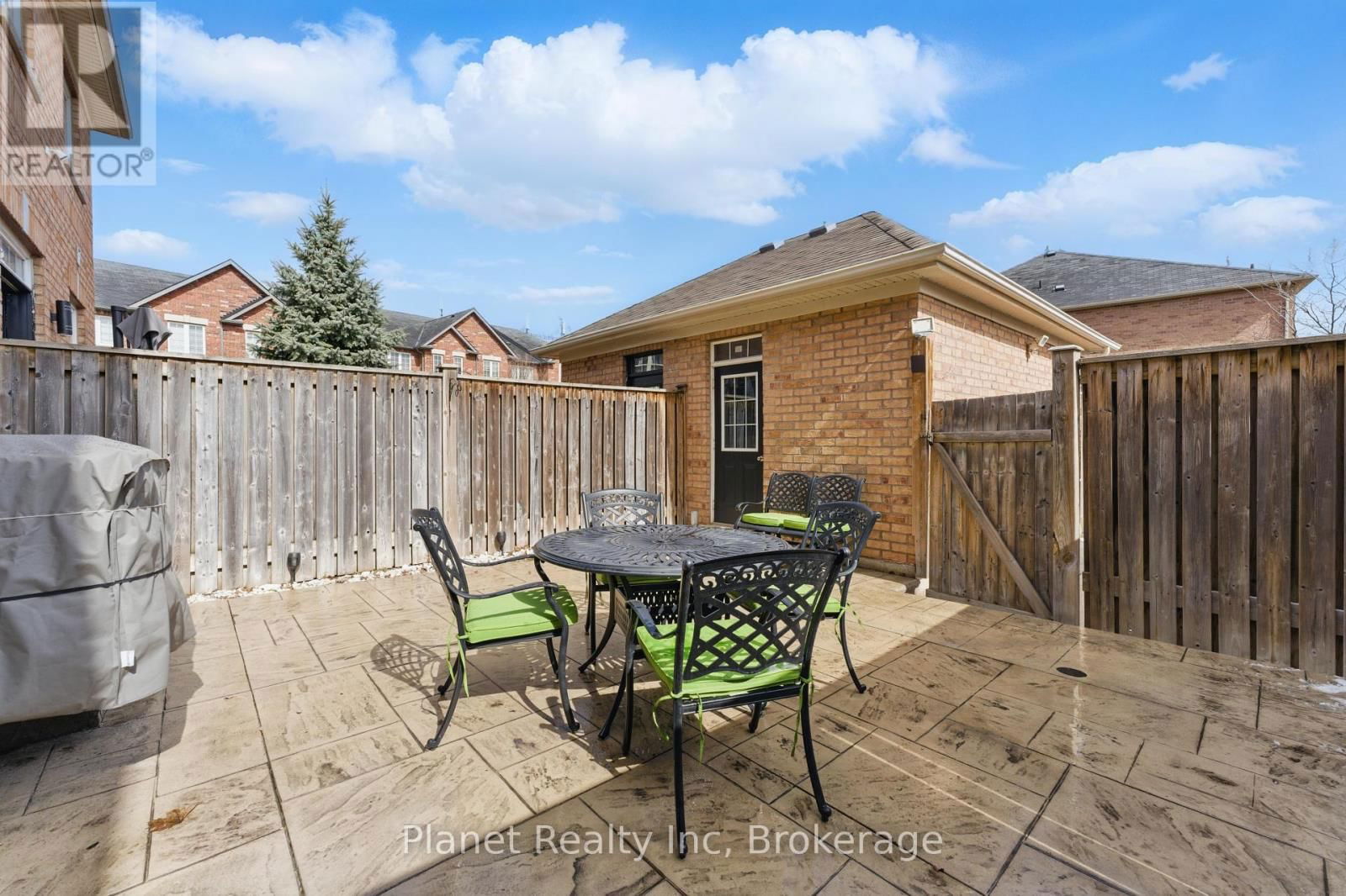 9 - 651 FARMSTEAD DRIVE Image 30