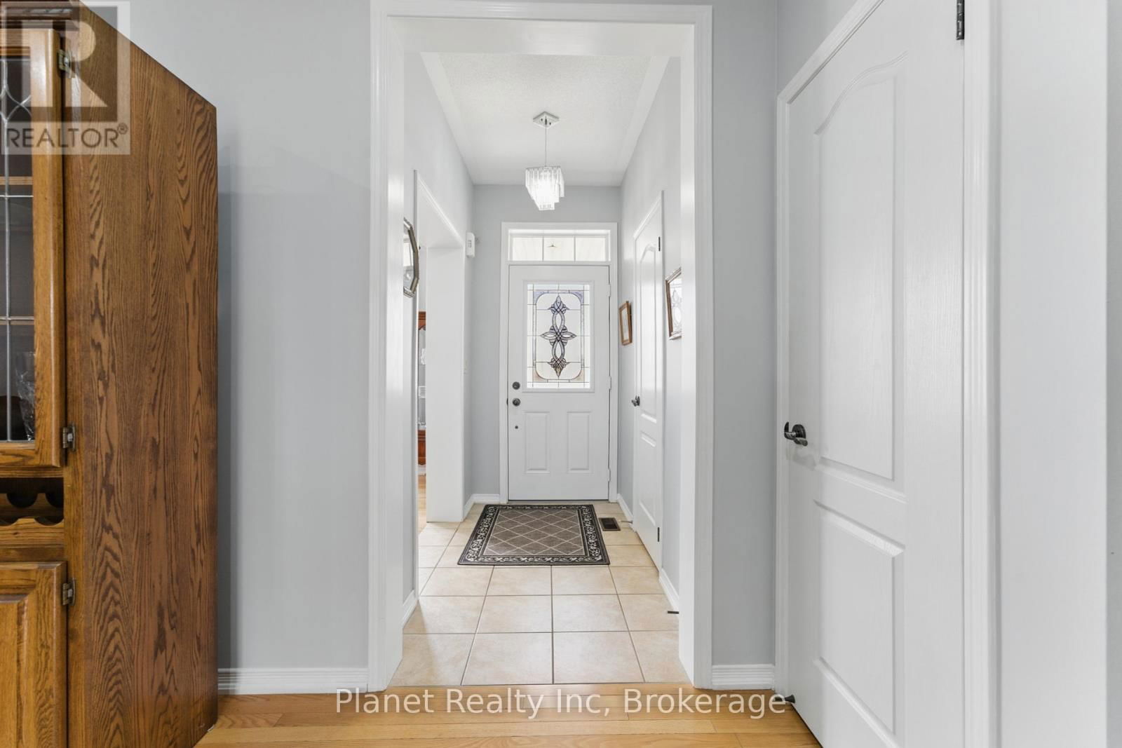 9 - 651 FARMSTEAD DRIVE Image 4