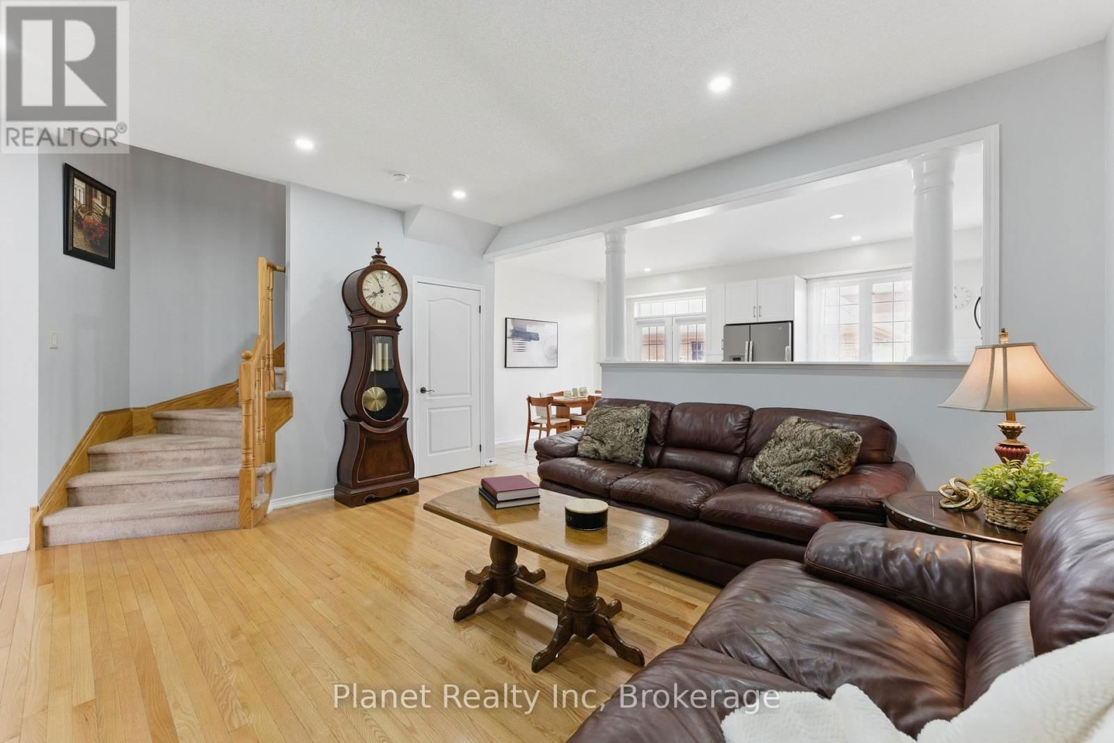 9 - 651 FARMSTEAD DRIVE Image 8