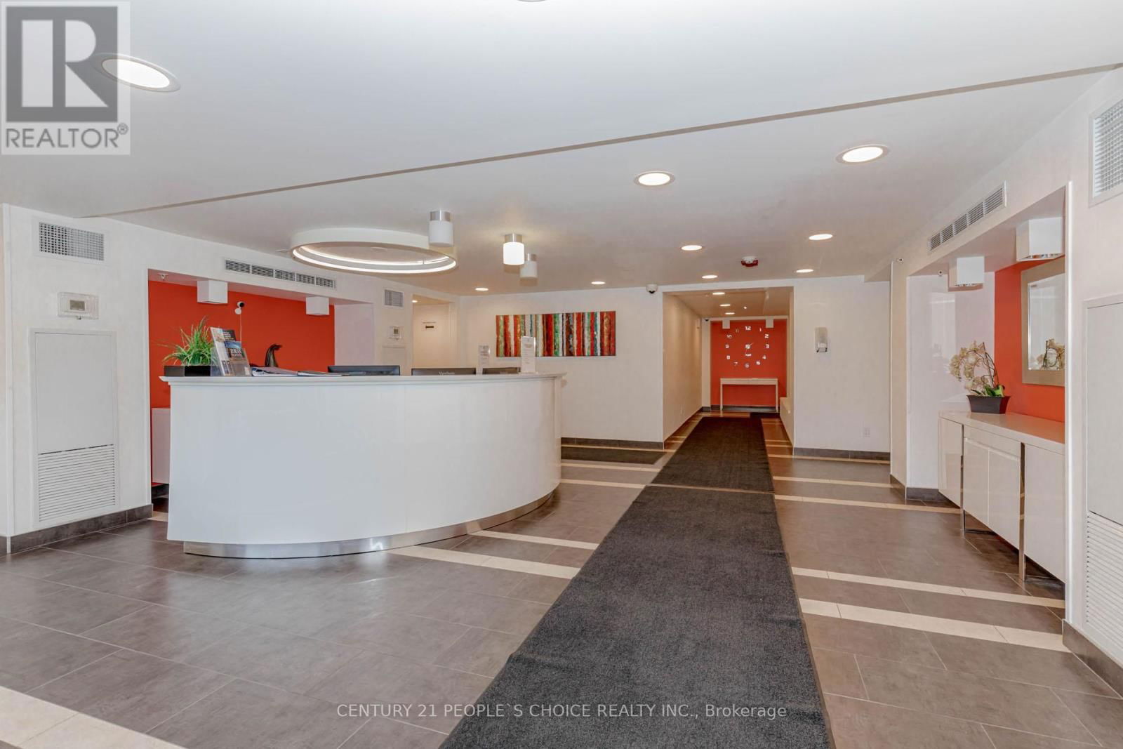 624 - 15 JAMES FINLAY WAY Image 5