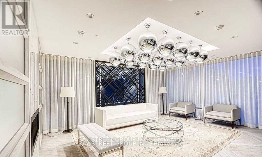 309 - 168 SABINA DRIVE Image 3