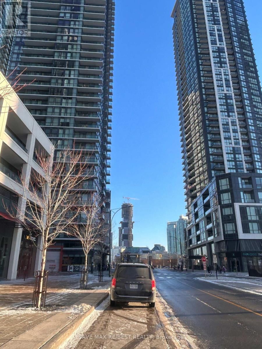 561 CURRAN PLACE Image 11