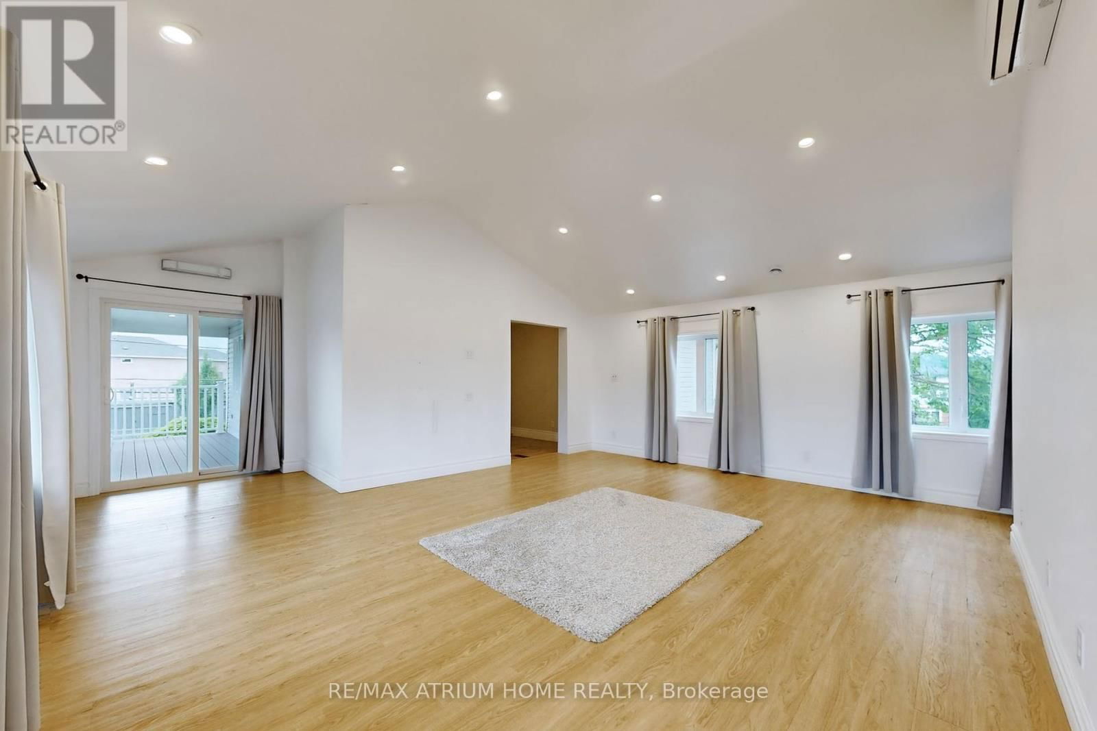 1242 ALEXANDRA AVENUE Image 11