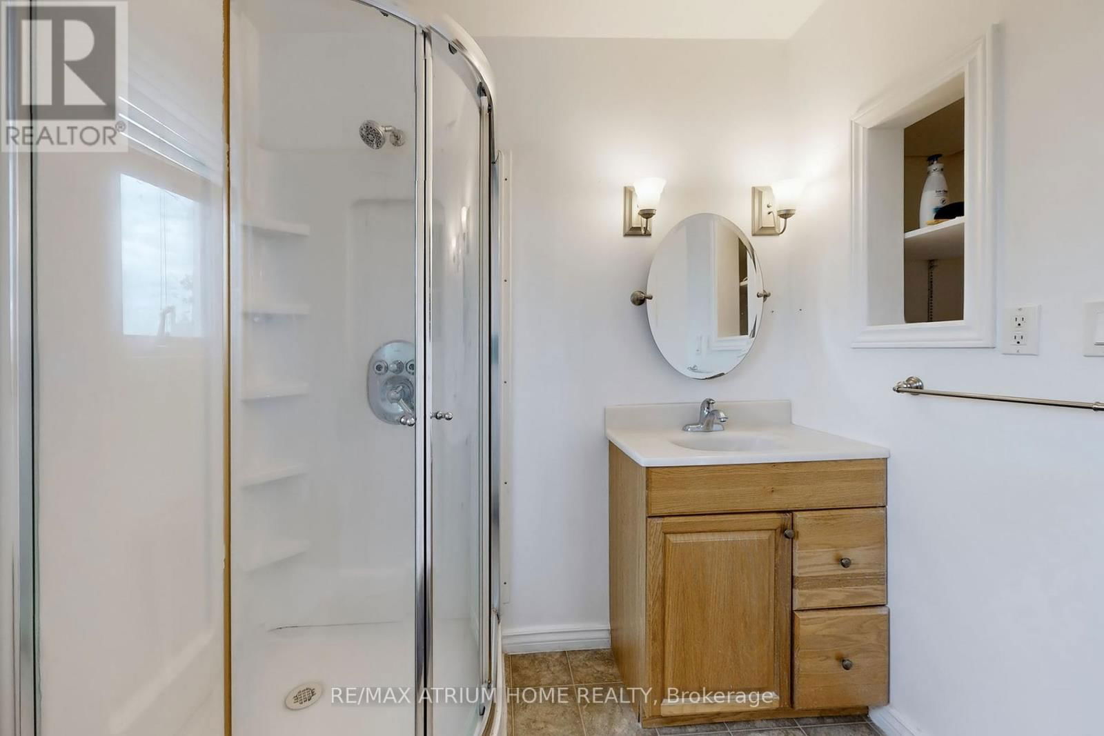 1242 ALEXANDRA AVENUE Image 18