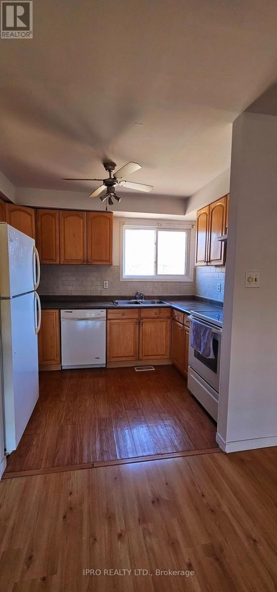 36 DAWSON CRESCENT Image 5