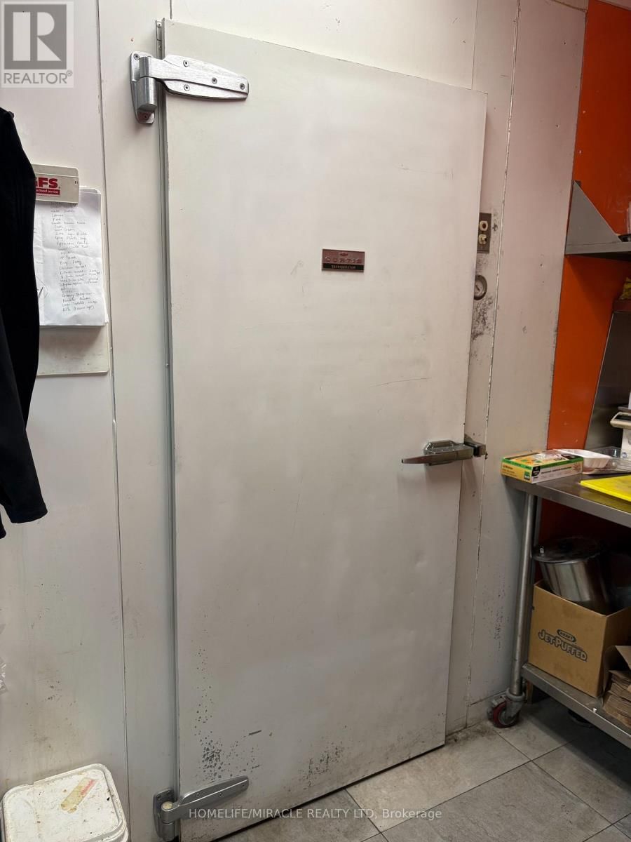 148 QUEEN STREET EAST Image 12