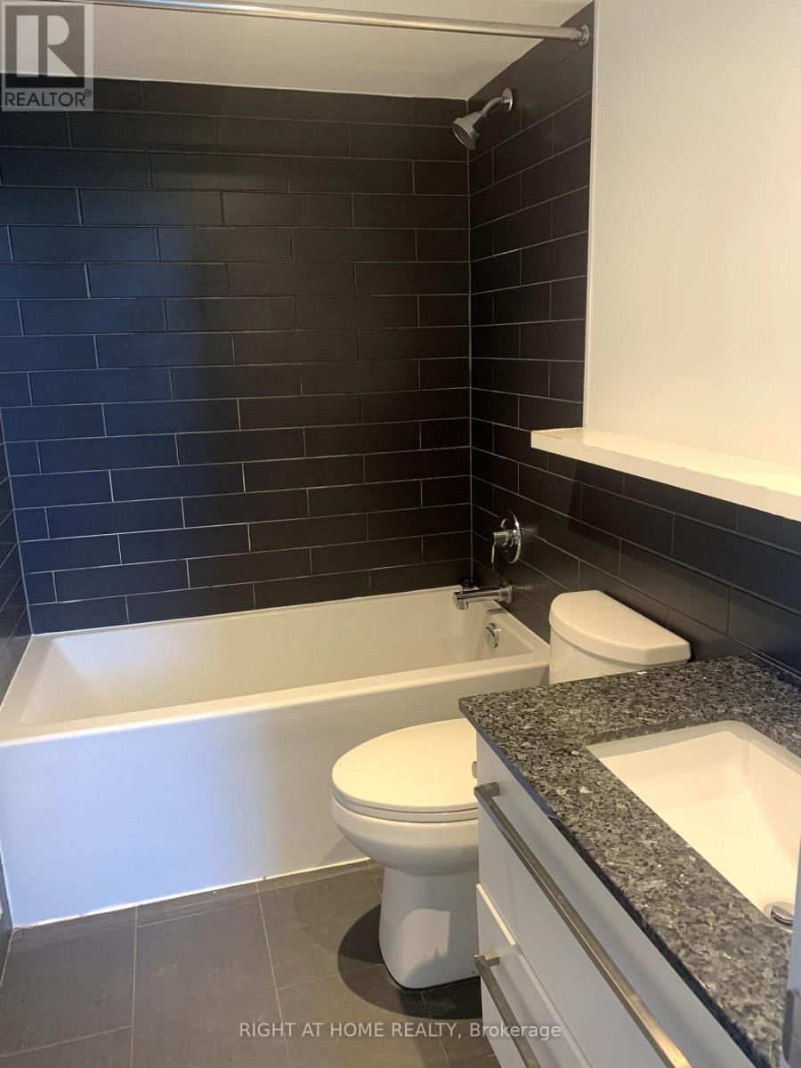 723 - 160 FLEMINGTON ROAD Image 3