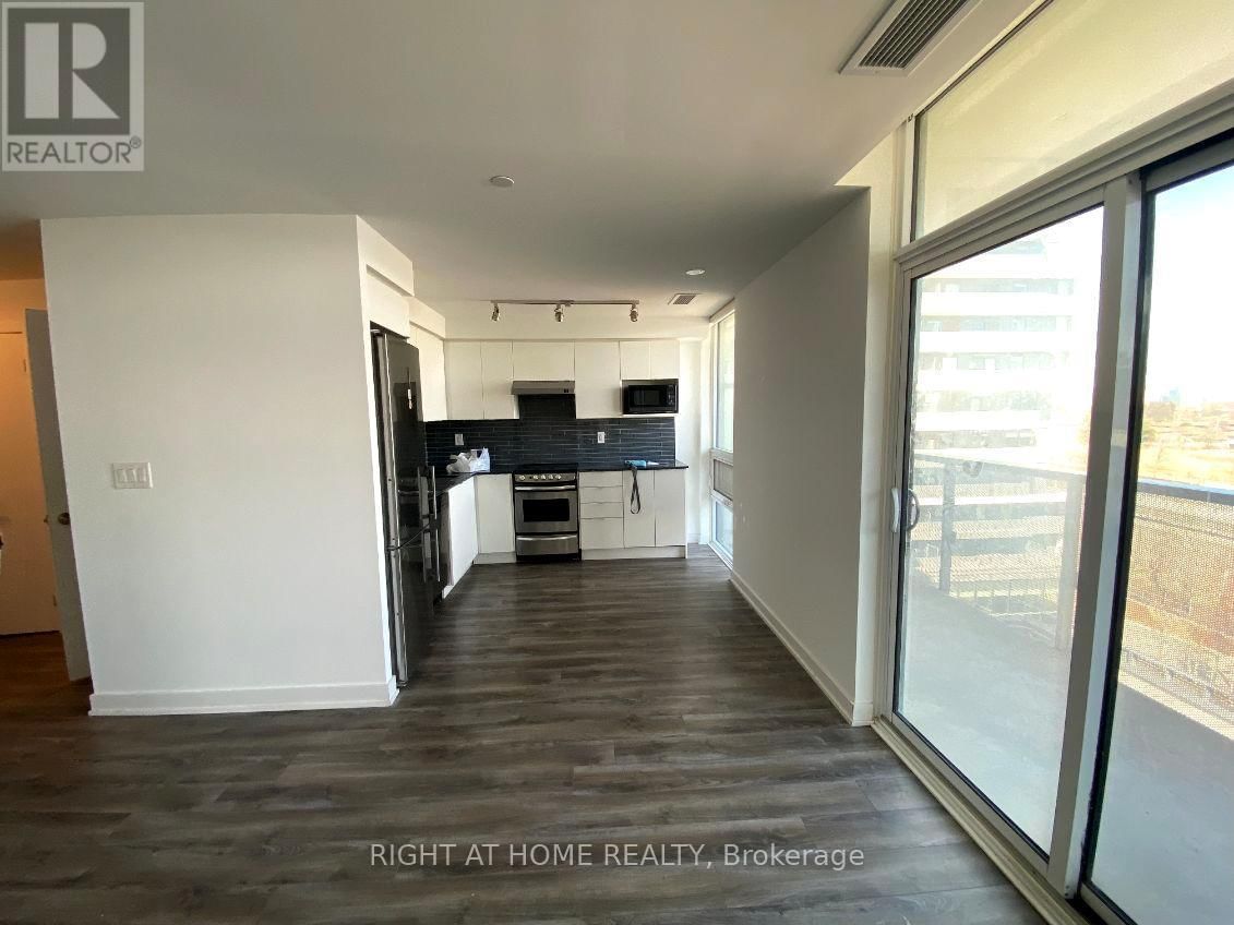 723 - 160 FLEMINGTON ROAD Image 4