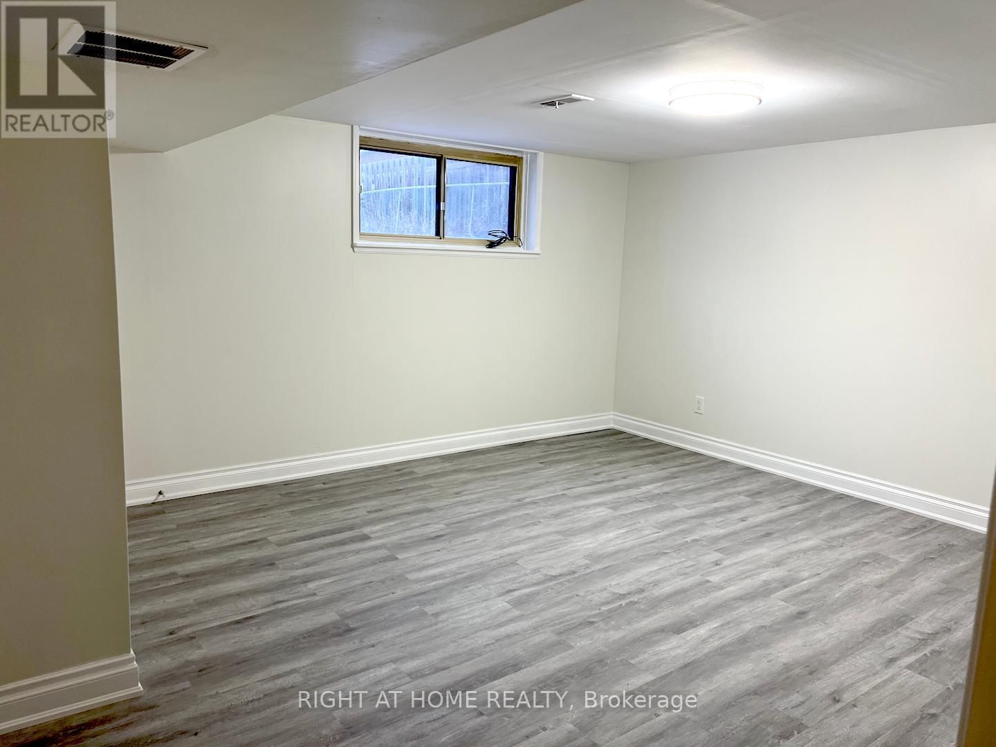 20 OMAGH (LOWER LEVEL) AVENUE Image 11