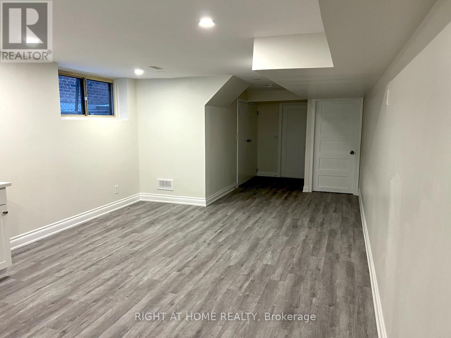 20 OMAGH (LOWER LEVEL) AVENUE Image 12