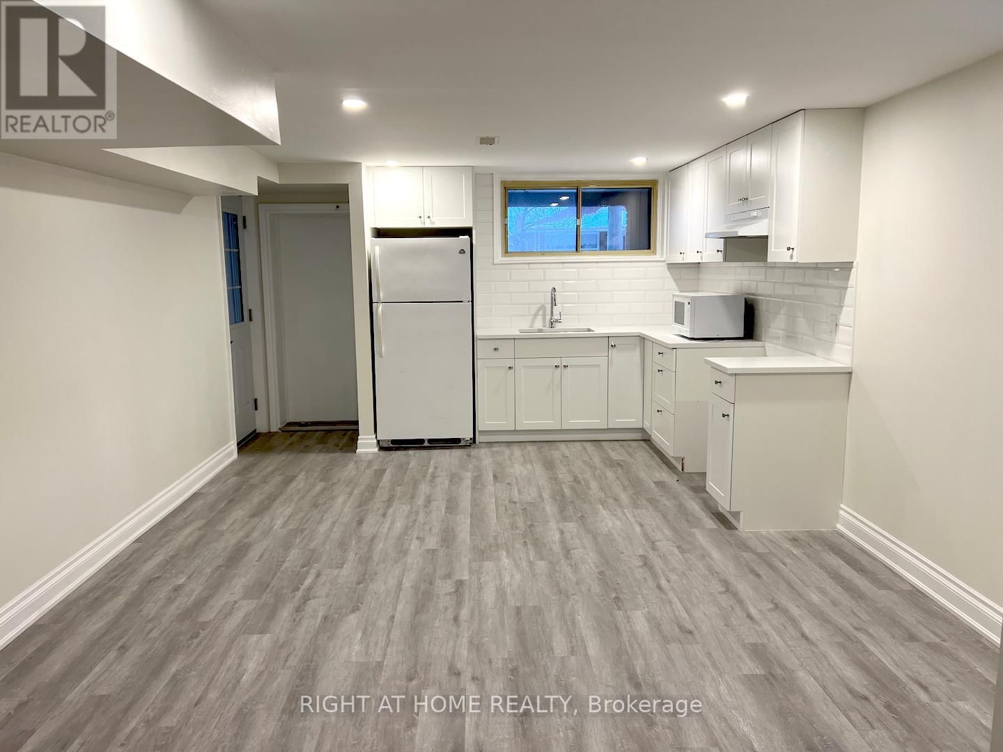 20 OMAGH (LOWER LEVEL) AVENUE Image 8