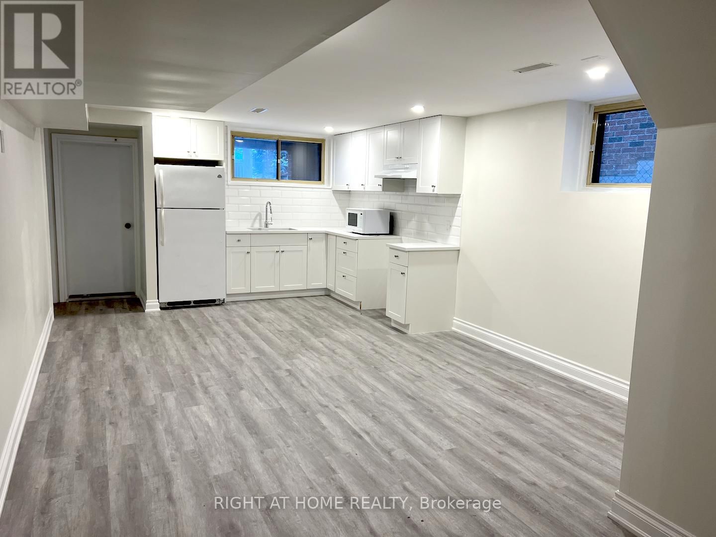 20 OMAGH (LOWER LEVEL) AVENUE Image 9