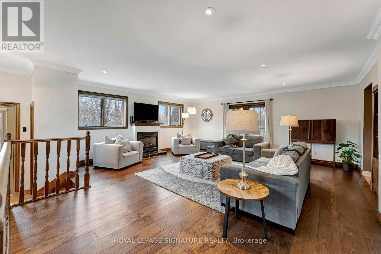 2044 KILBRIDE STREET Image 12