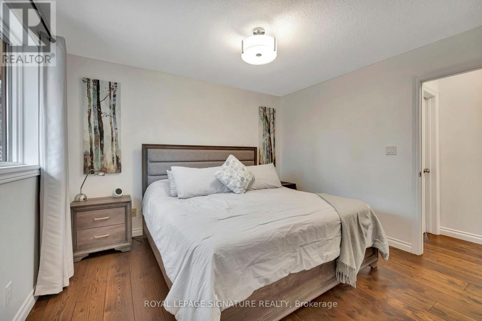 2044 KILBRIDE STREET Image 25